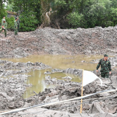 Phát hiện xác máy bay trong lúc cải tạo ao nuôi tôm